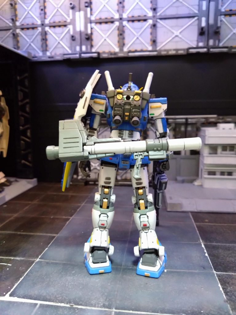 サブウエポンとして小型化されたガンダムミニハイパーハンドバズーカを装備。なぜかアムロはビームライフルよりバズーカが大好きだったのではないかと思える節があるため、息子のニュータイプ覚醒のためにバズーカは欠かせない(⁠・⁠∀⁠・⁠)バックパックのアンテナでサイキックパワーを受信するのだ!サイキックウェイブやサイキック斬とは当然関係ないがクロスファイトを聴きながら作成していた。