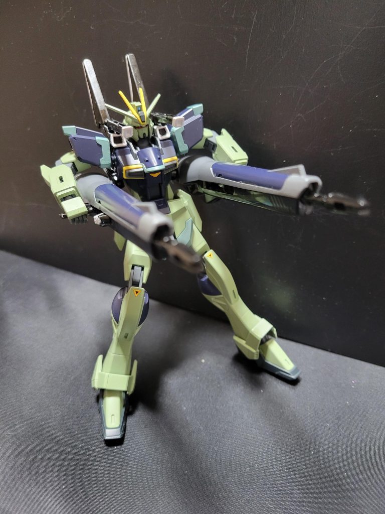 ブラストインパルスの印象的なシーンはフルバースト状態ですね。HGブラストインパルスはフルバーストを簡単に再現出来るので嬉しいです。欲を言えばRGも欲しいですが、買えなかったので我慢してます。