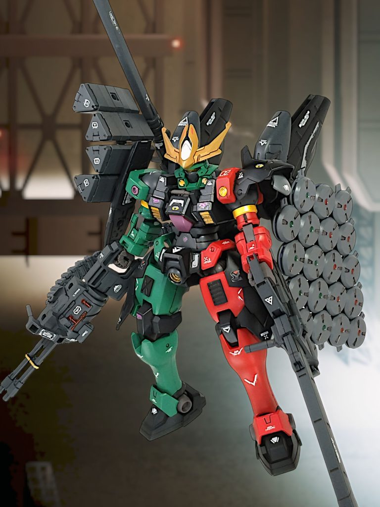 風雷神ド定番の半身合体(gundam-kao5)同じ造形が2体という、このキットならではの形ですね4連ミサイルとプラネイトディフェンサー20個の存在感がすごいです・・・