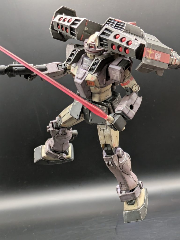 肩口の4個の筒はなんだろう❓️知ってる方、教えてください❗️