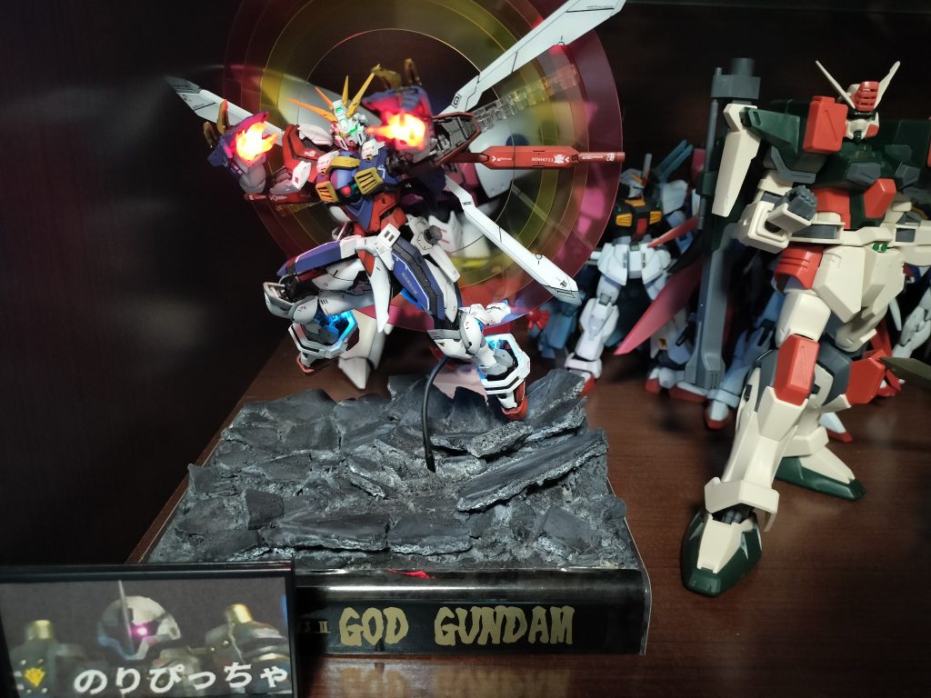 模型店さんに飾らせて貰ったら結構カッコよくて良かったです