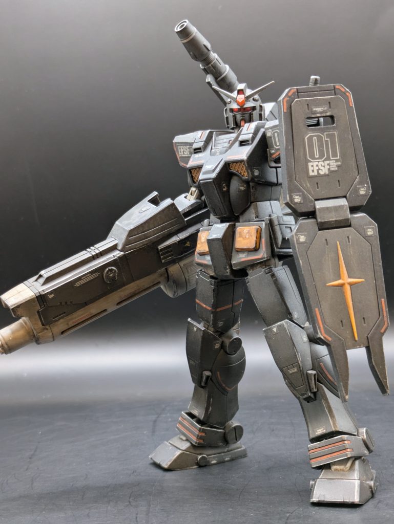 地味だなぁ…色黒の機体は汚しが目立たないなぁ…