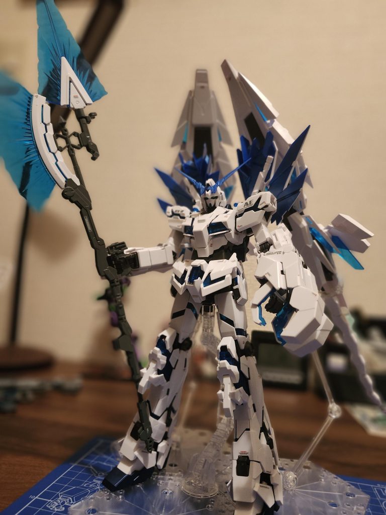 下からの煽りアングル