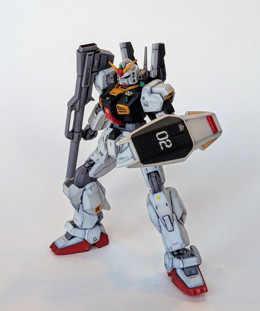 先日投稿したものなのですが、なんとビームサーベルの向きを前後逆に逆に取り付けていることに気づかず、コメントで指摘してもらい、直して再投稿ました。コメントありがとうございました。