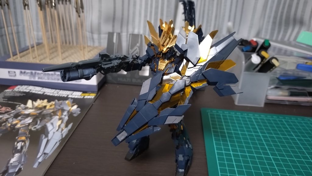 引き目の1枚昔から変わらずGMは直塗りだとムラになりまくる…誤魔化しが効くのはメタリックカラーのワンポイント塗装まで…そこでGMASを試してみました。ガンガン塗装しなければ高価な塗装ブースなどの設備がいらないのも大きい