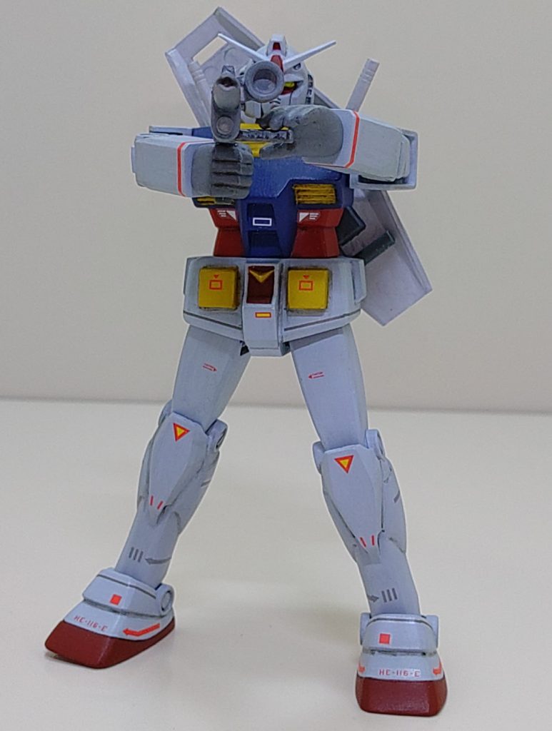 でもこのポーズはとらせたくてシールドとパックパックにネオジム磁石仕込んで盾背負とスナカスの平手を移植してライフルなんちゃって両手持ち再現