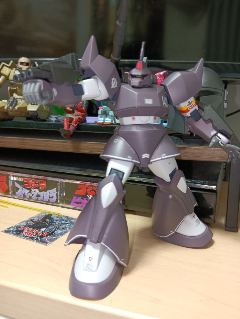 今までは缶スプレーでの塗装でしたがブラックフライデーで充電式エアブラシを購入したのでエアブラシでの初塗装作品です