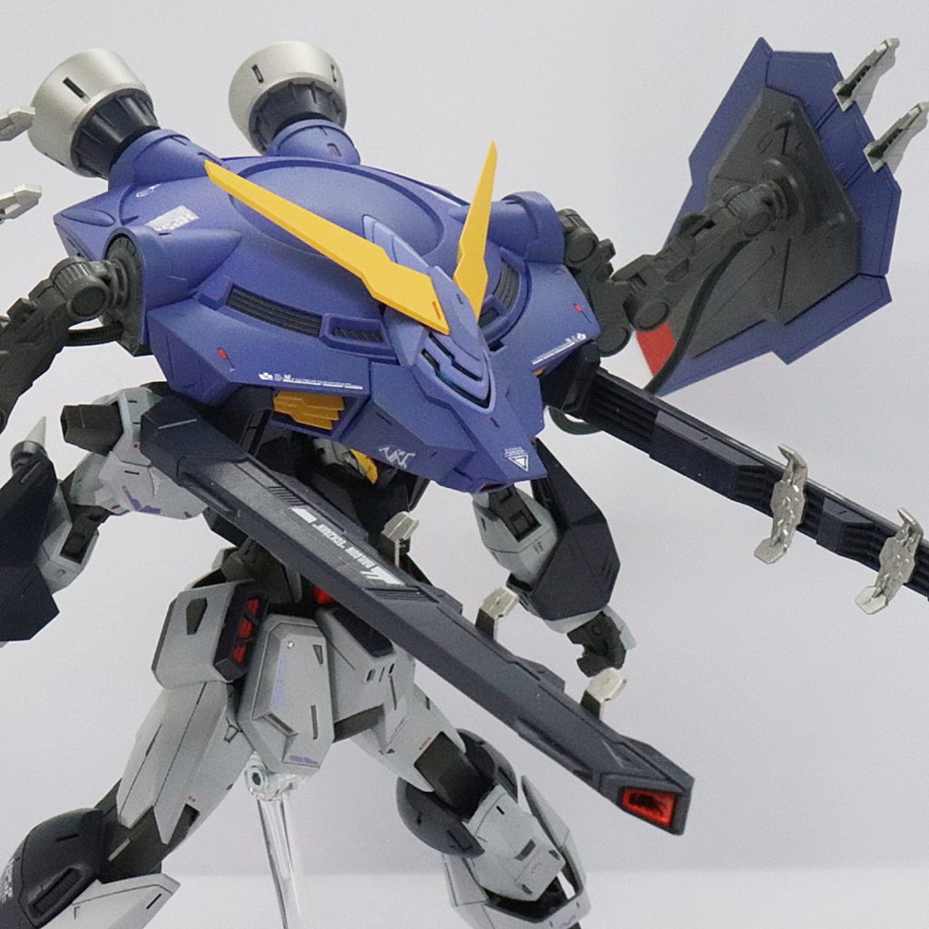 高速強襲形態。キット自体の重量そこそこあるので、アクションベースが負けそうになります(gundam-kao5)