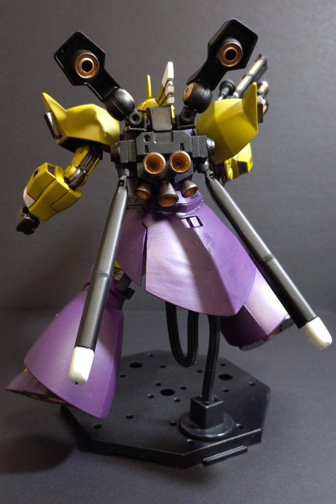 バックパック。イエーガーのものをベースにスラスターの一部大型化。上部に「なんか既視感のある可変スラスター」を装備してます。某企業のモルモット的な感じです。