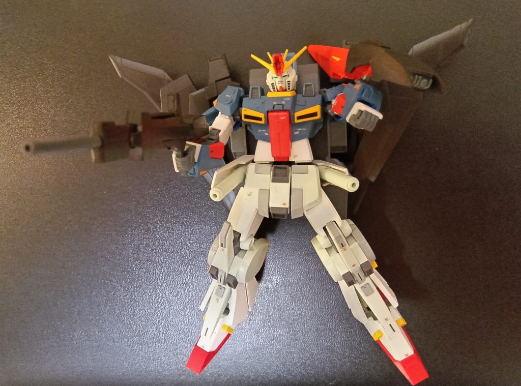 フルバースト的な。主武装はダブルビームライフルではなく、Zガンダムと同型のビームライフルになります。ダブルビームライフルも本家から拝借すれば撃てるハズ。