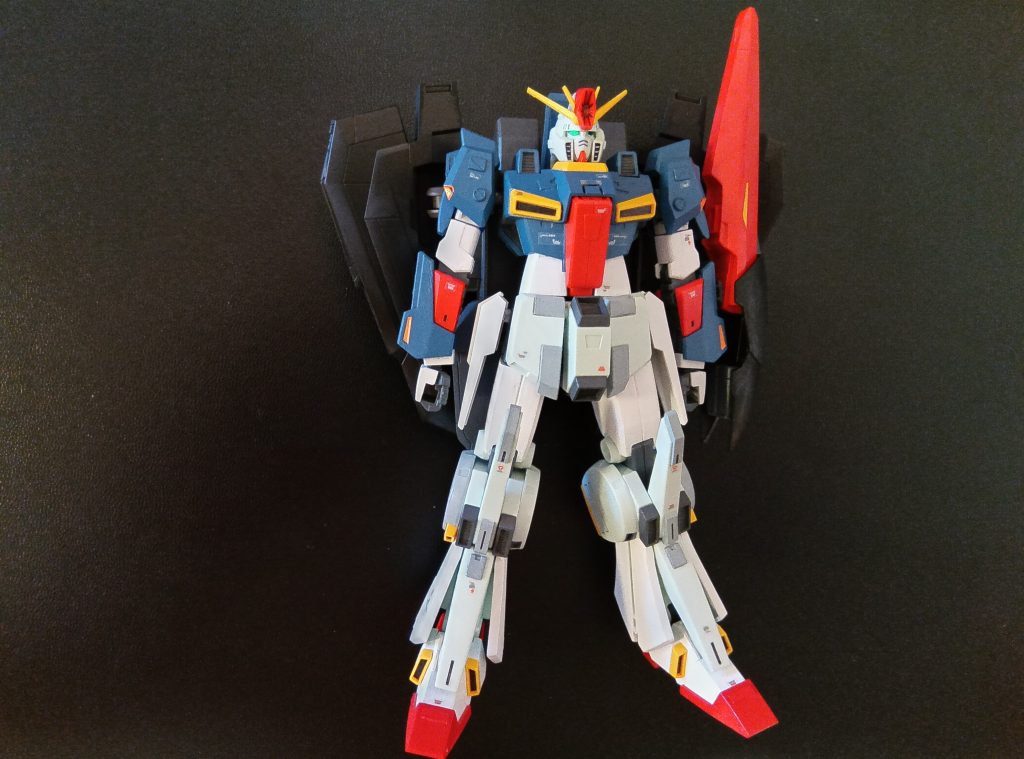 腕、フライングアーマー、腰アーマーをZガンダムから移植。スジ彫りとプラ版やらで煩くならない程度にディテールアップしました。腕は自作のジョイントで接続しています。