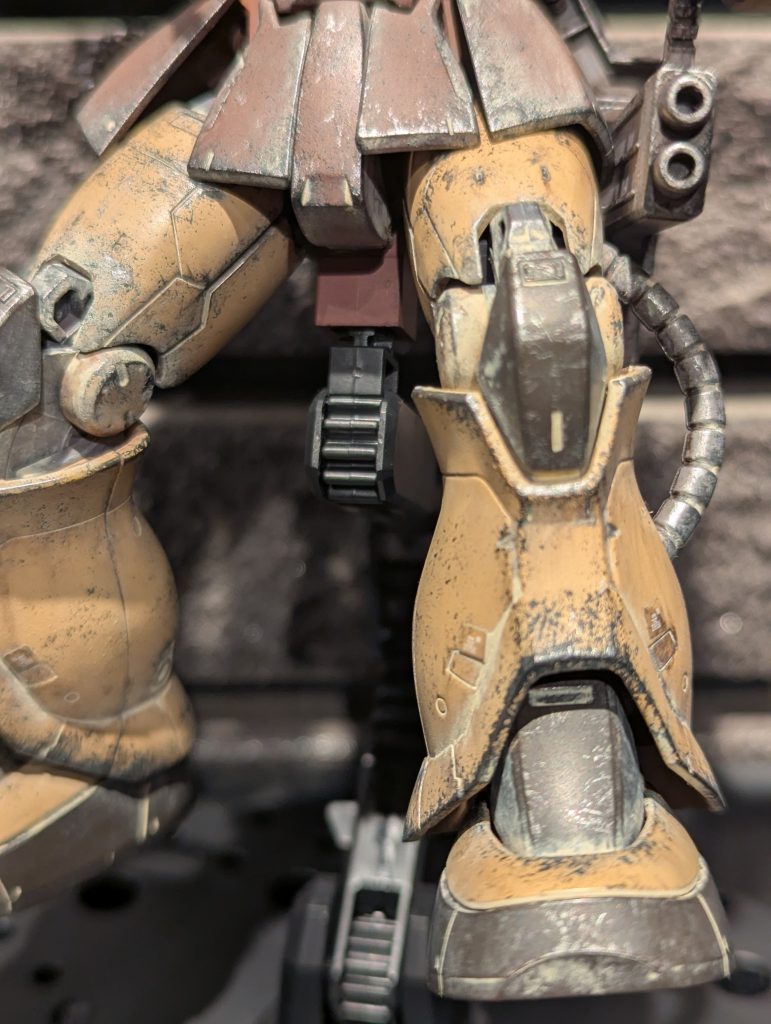 バトオペの十文字型シールドがカッコよくて買ってみたら普通のザクシールドでした笑足元寂しい。ミサポどこからか調達したいガトリングやビッグ・ガンの銃口穴あけ忘れてました。。