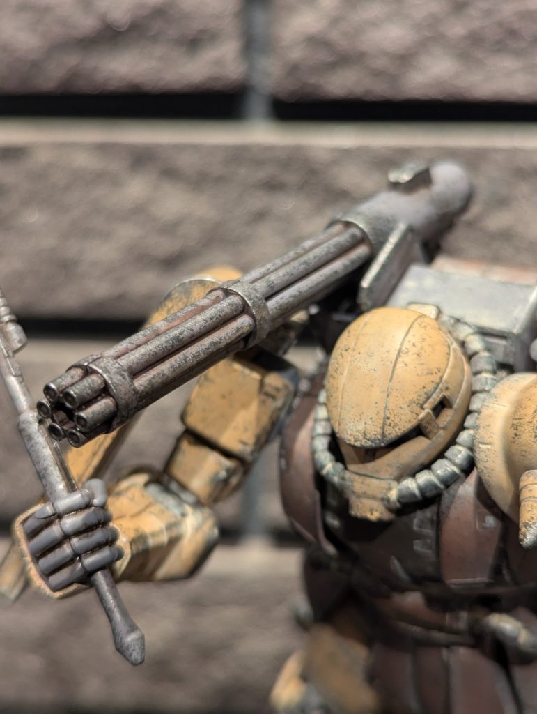 ﾏｯﾄﾞﾎﾜｲﾄがつきすぎてボカすレベルでは追いつかず、ふき取る感じに。。他のペーストも加算したいです。HGにスポンジチッピンがこんなに細かい作業になるとは思わず泣きそうでした笑