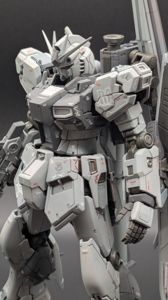 付属シールは小さいのに解像度高くてカッコいいのですが、厚みが目立っちゃいますね…。長方形のラベルのようなデカールもっと欲しい!