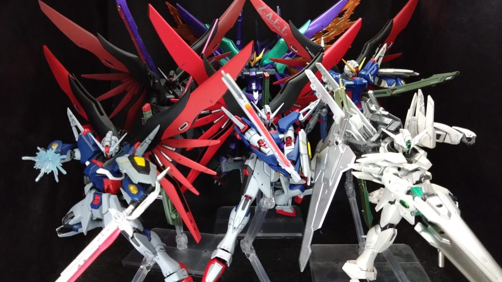 手持ちのデスティニーを引っ張り出してきて分身を疑似再現撮影大変でした←