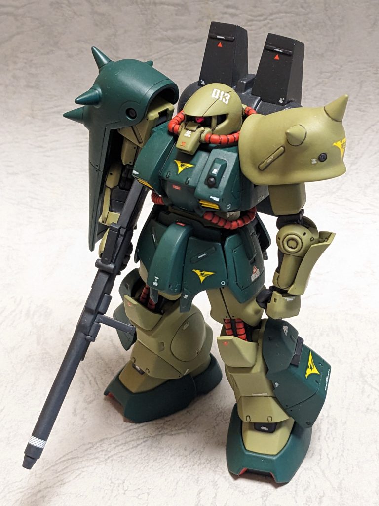 好きな角度からの1枚。頭の斜めに貼った013がお気に入りです。ティターンズマークを気づけば貼りまくってたなとこの角度の画像を見て改めて反省です。