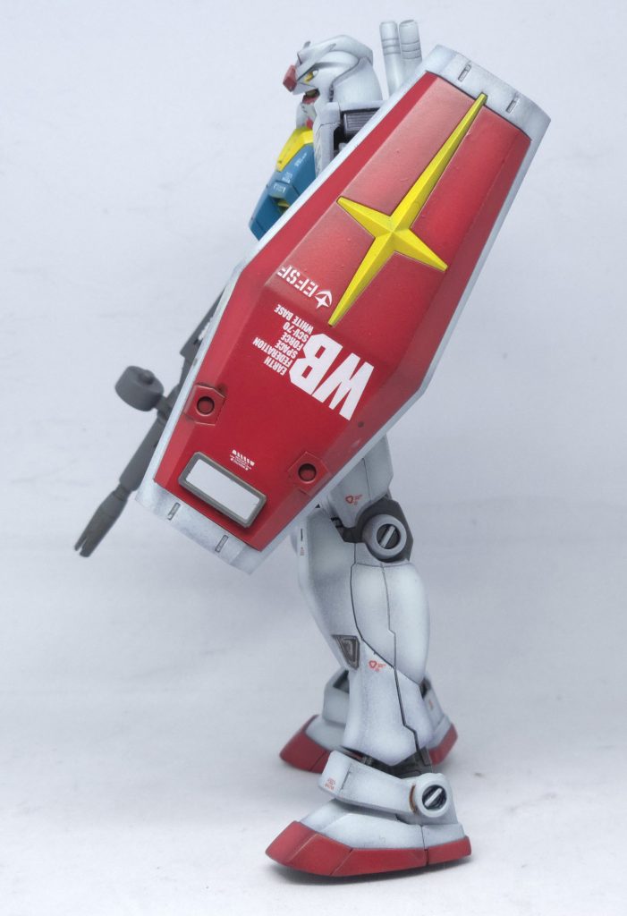 横。デカールセンスチェック+各色のグラデ塗装のスキルチェック。ただ、それ以前にスミ入れのエナメル塗料拭き忘れ発見❗で萎えました。死にそうです💦