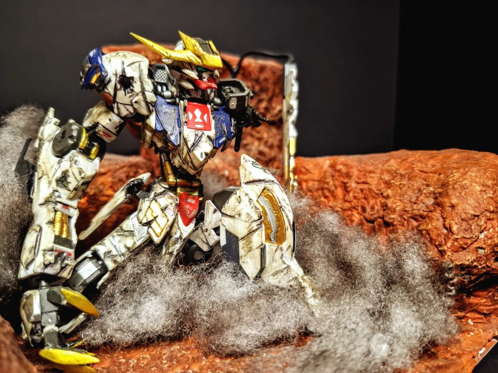 少し昔のバルバトスルプスレクスを改良したので乗せときますね( ̄□ ̄;)!!それと見ていただきありがとうございます!!初投稿したのが確か高1の夏で、今年で僕も三年生になってしまいます。おそらくこれを気にあまり投稿が出来なくなりますが、忘れないでくださいッ!!!たま-に息抜きでだすと思うのでしばしの別れです!!受験という戦争に勝つぞ!!!!!応援オネシャッス!!!!!