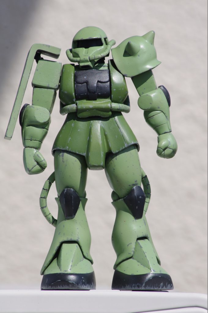 正面から見るとムチャクチャ。