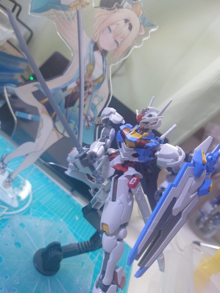 素組みに刀持たせただけ