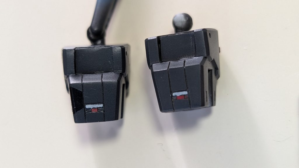 各部レッドポイントおよび部分塗装はシタデルカラーの筆塗りで。