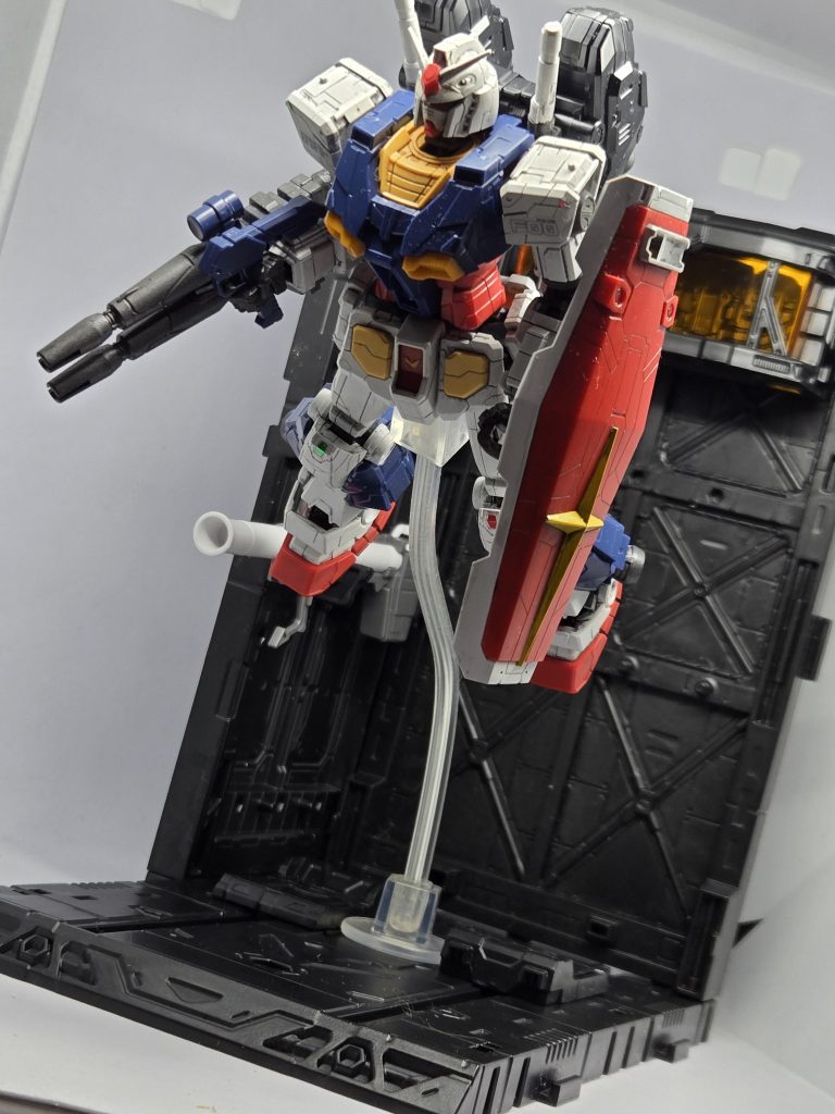 3ミリ穴が空いてるのでスタンドパーツと組み合わせたりも可能