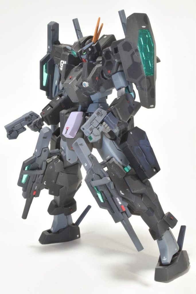 GNビームピストル腰のホルスターに格納されており、デュナメスが使用していた武装。個人的にはバックパックのピストルⅡよりこちらが好みです。