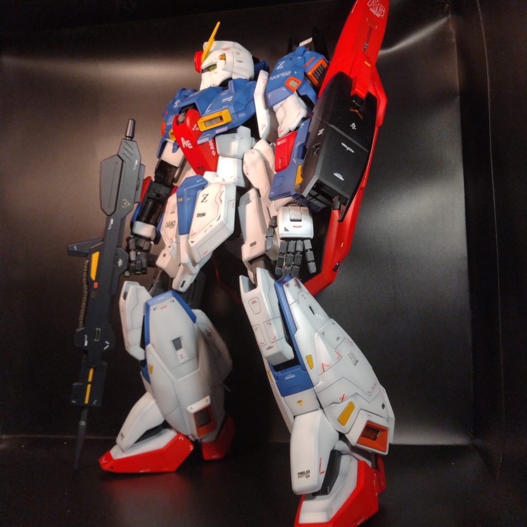 ゼータの塗装は毎回どうすればカッコよくなるか凄く悩みますね!(笑)特にPGゼータは少し古めなので!古さをカバー出来るような塗装を目指しましたが!どうですかね?(笑)