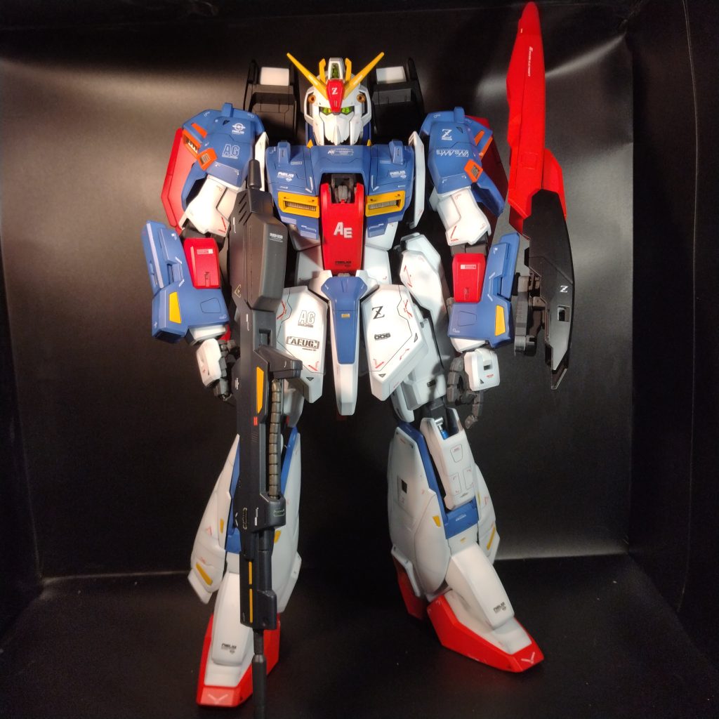 スジ彫り追加してのグラデーション塗装です!