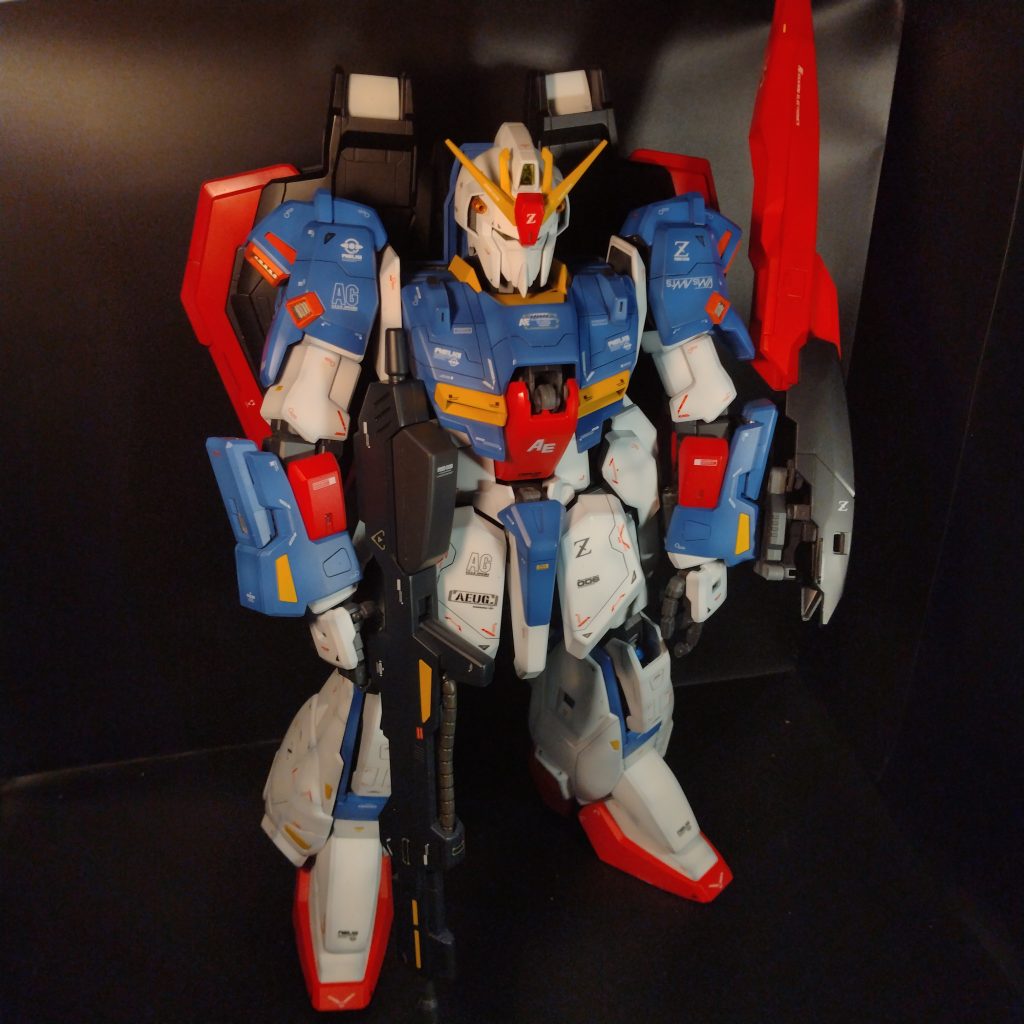 PGゼータガンダムでした!本当は去年の暮れに完成するはずだったのですが!運悪く病気でかなり遅れてしまいました!いつも次の予告をするのですが!今回は未定です!作ってない積みプラはあるのですが!実は1つもガンプラが無くて全て他のエルガイムやダンバイン、マクロス、ファイブスター物語、アルカディア号と何故かガンプラとは違うものに走ってます!(笑)依頼が来るか!来なければ何か見つけて余り期間を空けないように何かしら作ろうと思います!(笑)