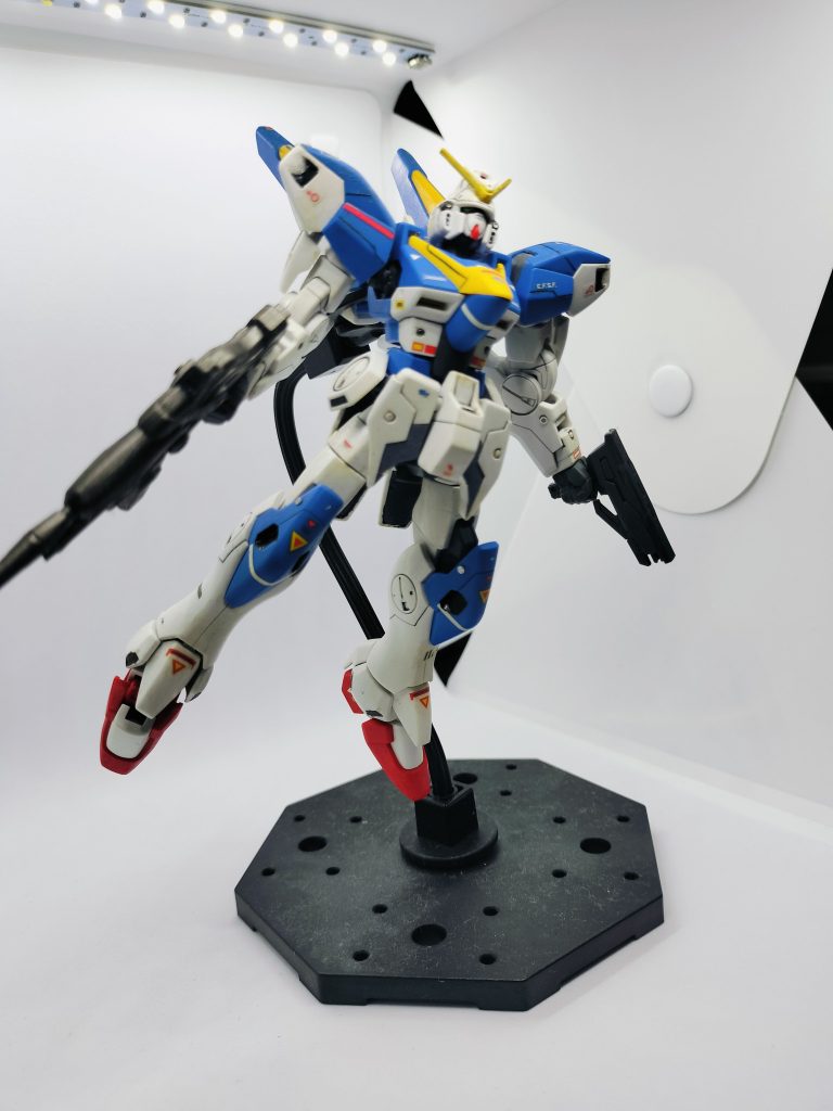 HG V2ガンダム–3枚目/制作者：ミートテック