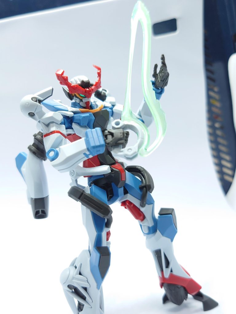 ビームサーベル??ラメの入った特徴的なデザイン波打つような先端のディテールも再現されてます