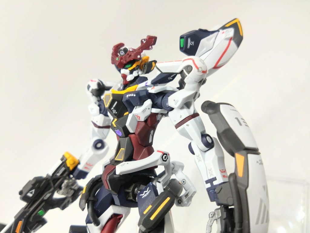 今回はWez★Caitsithさんを参考に初めてランナー塗装で仕上げました!いやもうHGのパーツ量とは思えない&余りの細かさに、仮組みしてバラし、個別に塗装は大変だな、と。映画面白かったですので、早くTVで観たいです。最後まで見で頂きありがとうございました!