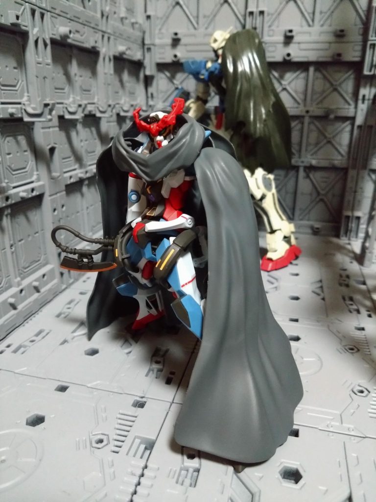 おや、後にもマントが