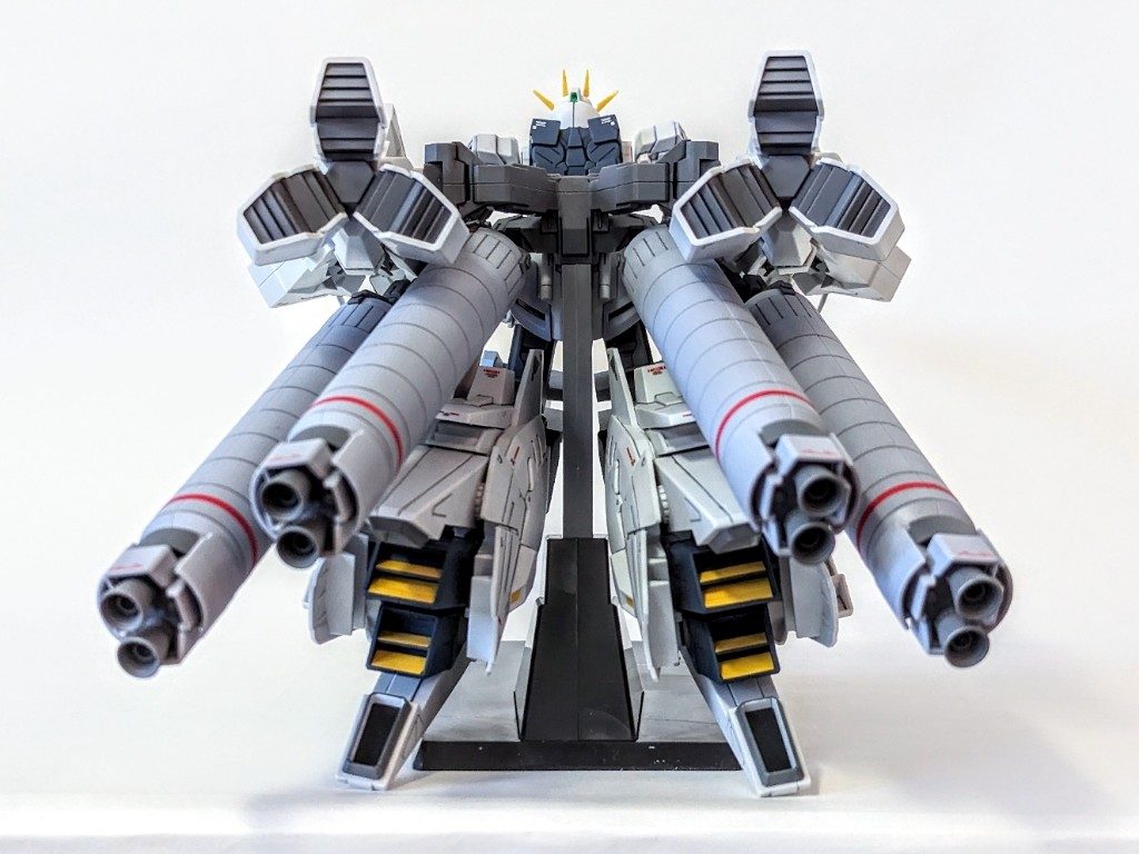 この後ろ姿…好きなんですよ！そりゃあのゴッツいノーマルスーツ？無ければ、身体が持たない機動力ですよね(｡>﹏<｡) お次は…『B装備』…