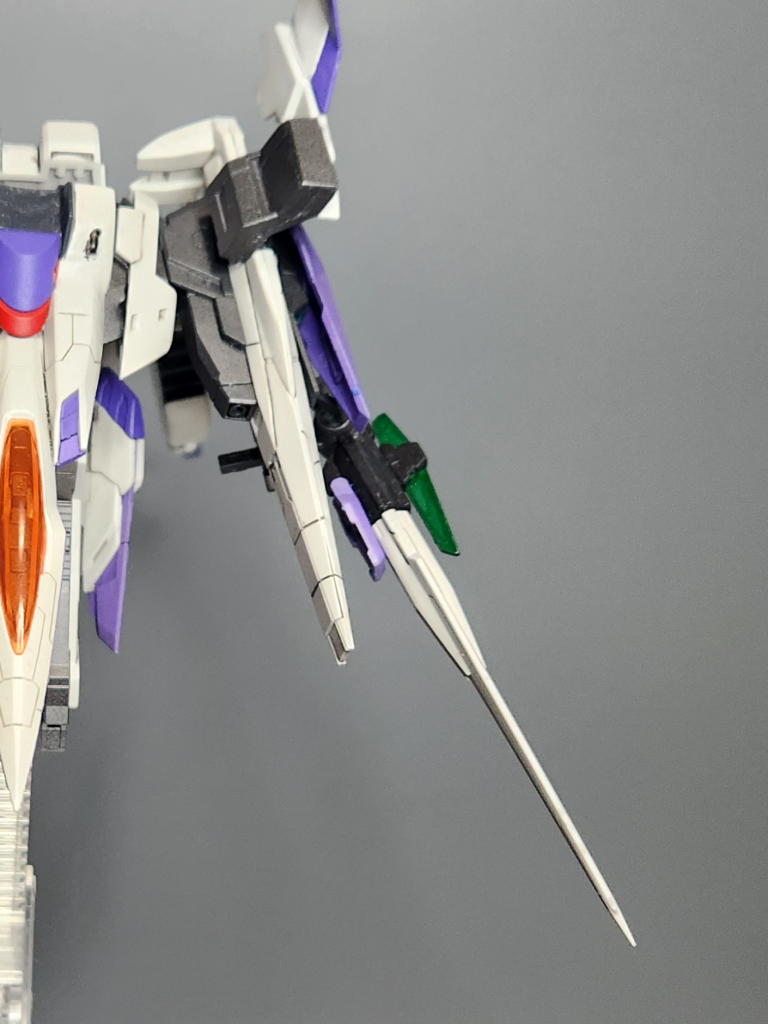 ウィングを畳めるようにした事で通常ザンライザーで展開出来ないバインダーの展開が可能になってます