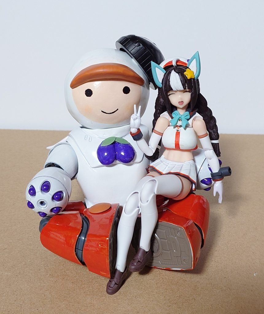 体育座りさせたかったんですが、HGでは出来ない事が発覚したため謎の座りポーズです。でもなんか記念撮影っぽくなったので逆にいいかも？そういえば色味が鏡餅っぽいし、お山（意味深）と鳥の翼とナスビっぽいのがあるんでめでたいですね明けましておめでとうございます！