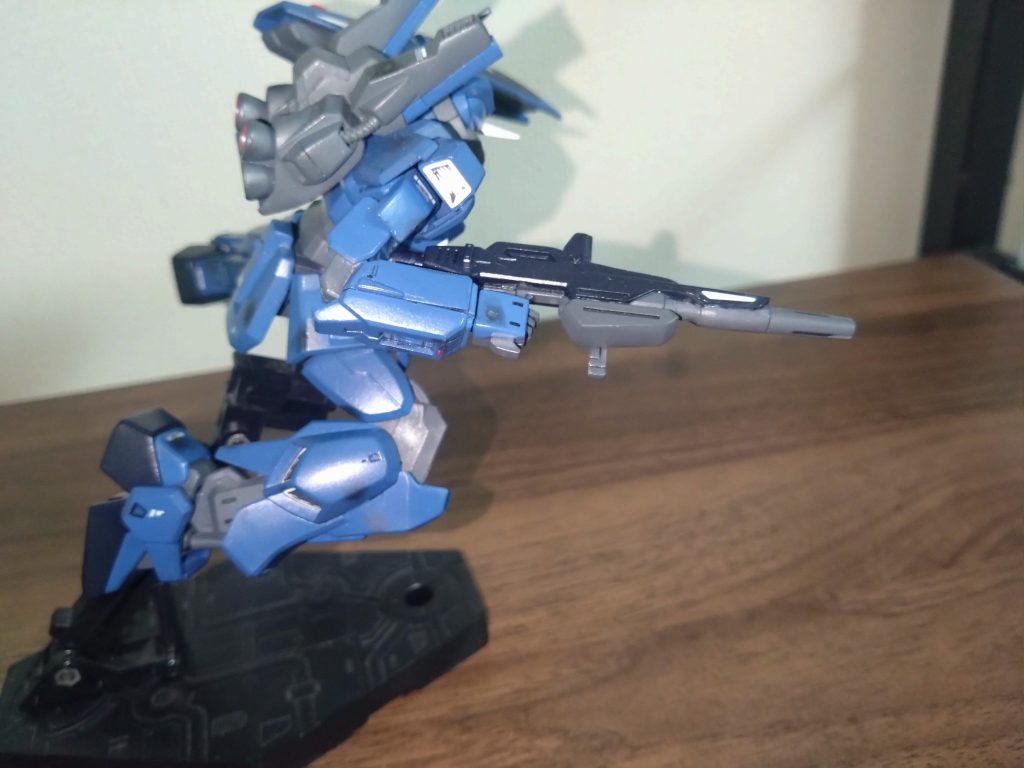 ガンダムmkvを参考にして塗りましたが、やはり青色の機体って本当にカッコいい...今後も頻度はわかりませんが、どんどん挙げていくのでよろしくお願いします。