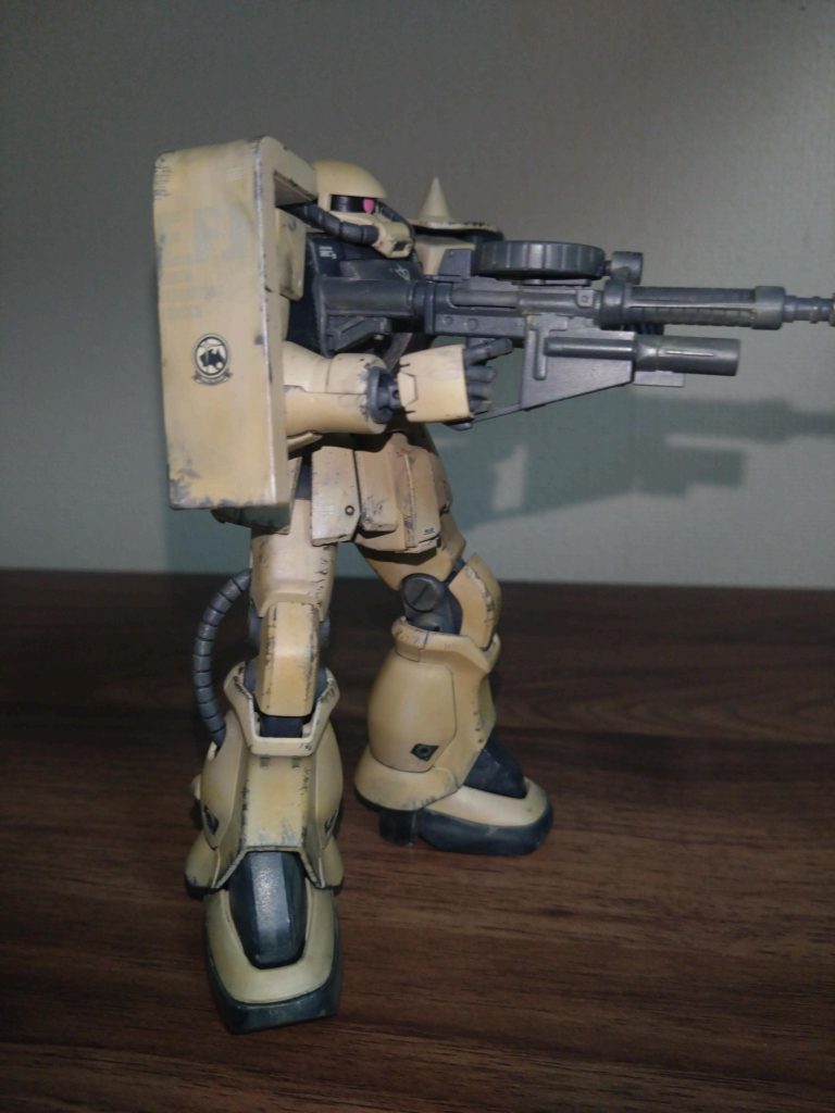 EFFのデカールが全然見えない...