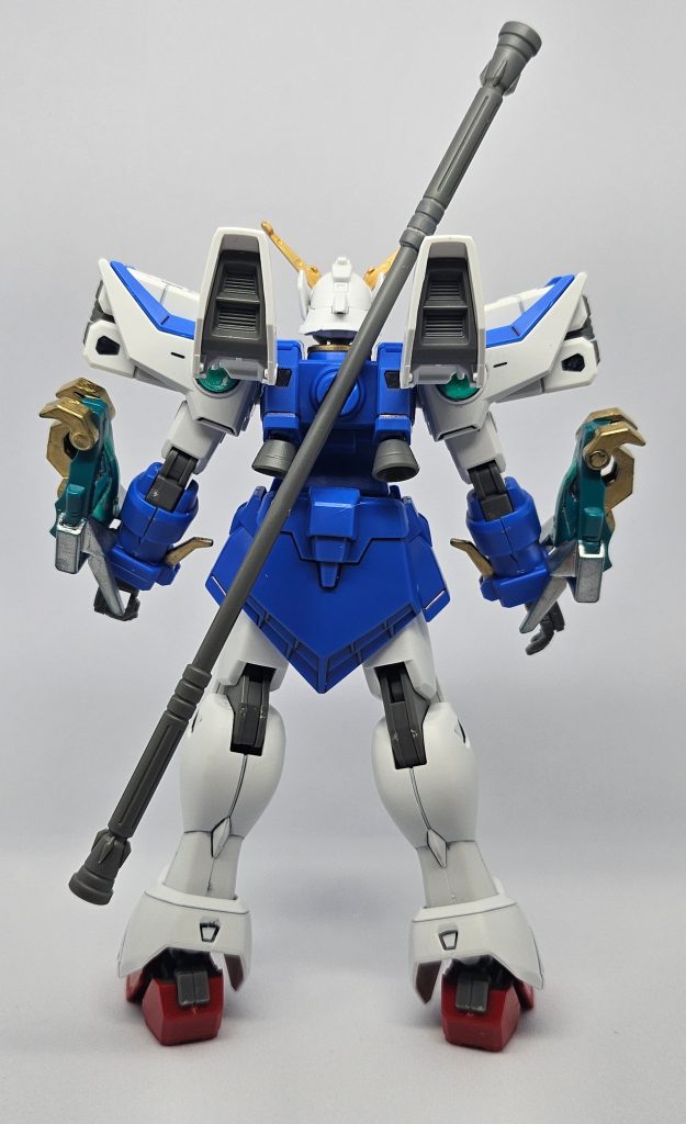 背面バックパックに3mm穴を開けて、指しただけというお手軽なのに、肩部余りパーツを上手く活用出来ました。