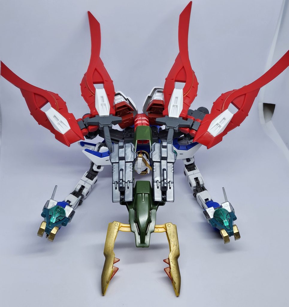 モード王龍・高速巡航形態両腕で炎を吹き殲滅向け頭部ビームで遠距離向けドラゴンハングで中近距離向けメイランのすり抜け斬りで至近距離向け意外に抜け無いな。。。足はエピオンパイのイメージで添えて