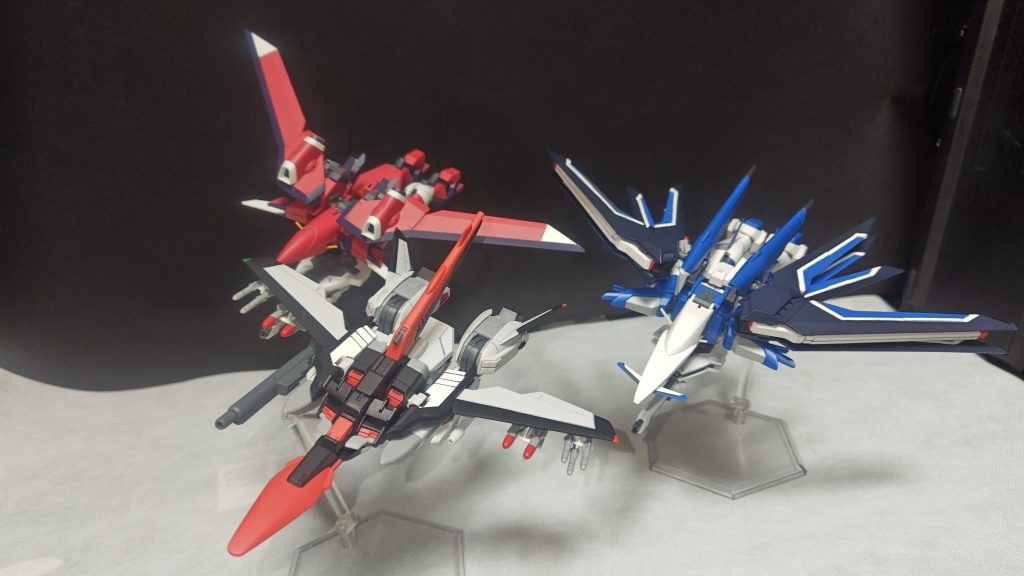 MA形態で編隊飛行。この形態、やはりムラサメ改が抜群に戦闘機らしくてカッコ良いと思います。