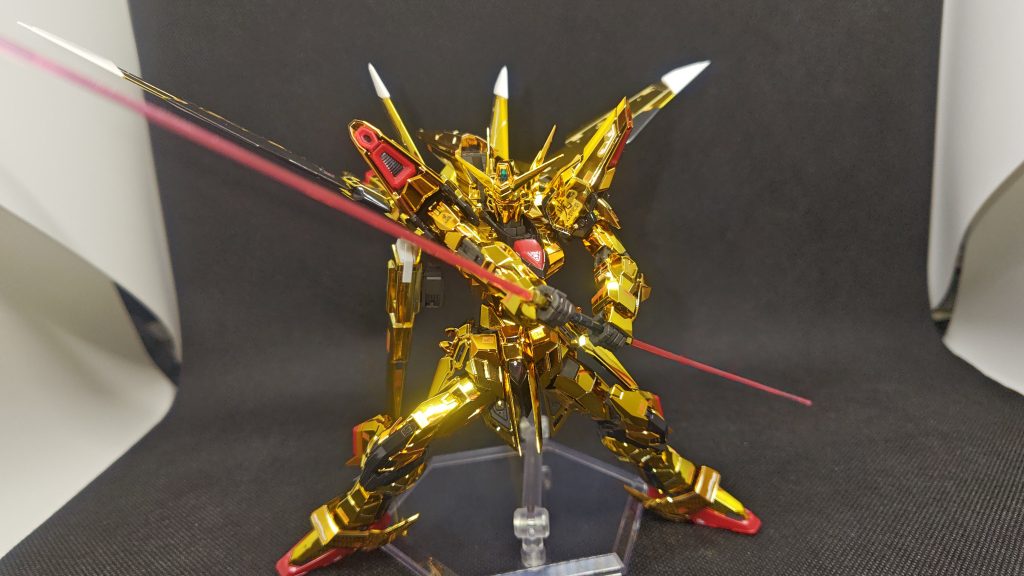 双刀型ビームサーベル。両刃が通常というのも珍しい。双刃、奔る？