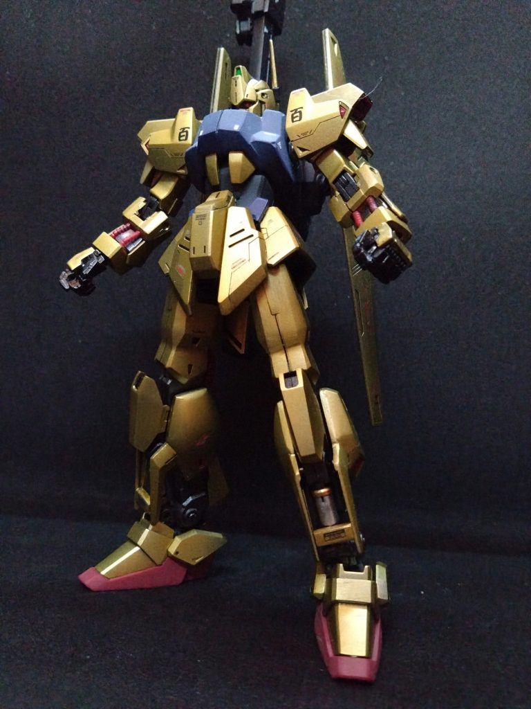 脹ら脛を片足で左右1.5mm計3mm太くしています。