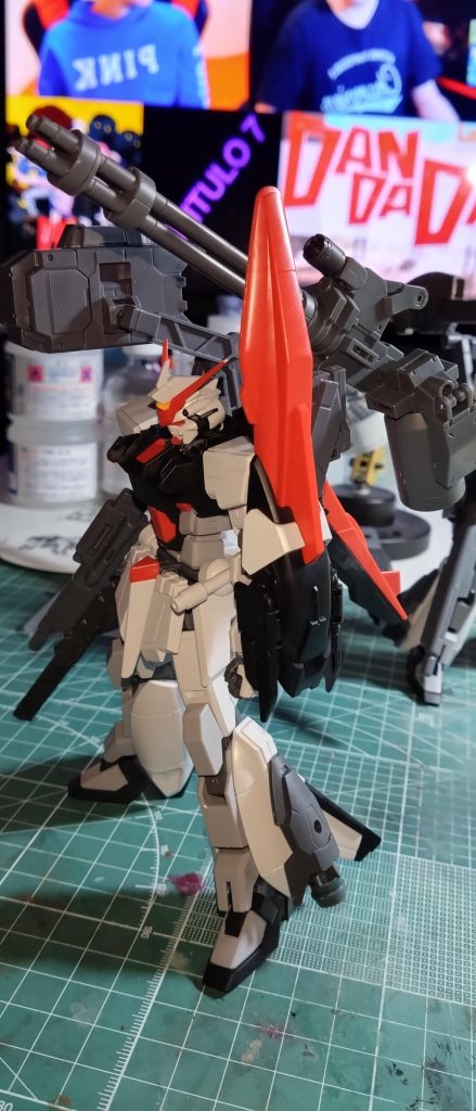 ミサイルはコトブキヤ・ガトリングは30mm・追加ブースタ―は30mmほんと30mmほんとカスタマイズに最適W