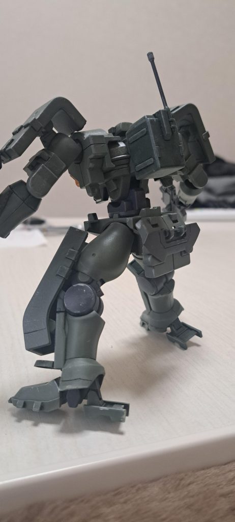 なんだかんだやってると面白いです。でも塗装したのに失敗怖いのでなかなか。もっと汚れてた方が現実っぽかったかも。ちょっとデカール貼りたかったのですが忘れてしまい、艶消しスプレーしてから気が付き ありゃりゃまた何かの時ウェザリング挑戦してみようと思いました。今回もご覧頂きありがとうございました。