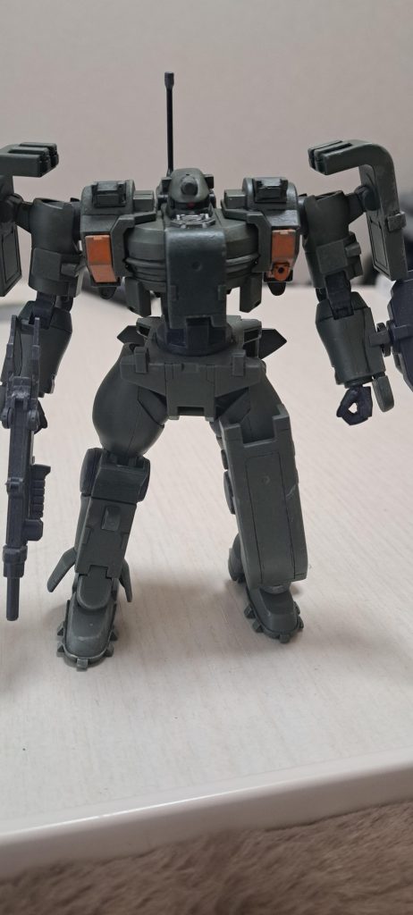 塗料もちょうどいい緑があったのでほぼ全塗装しました。