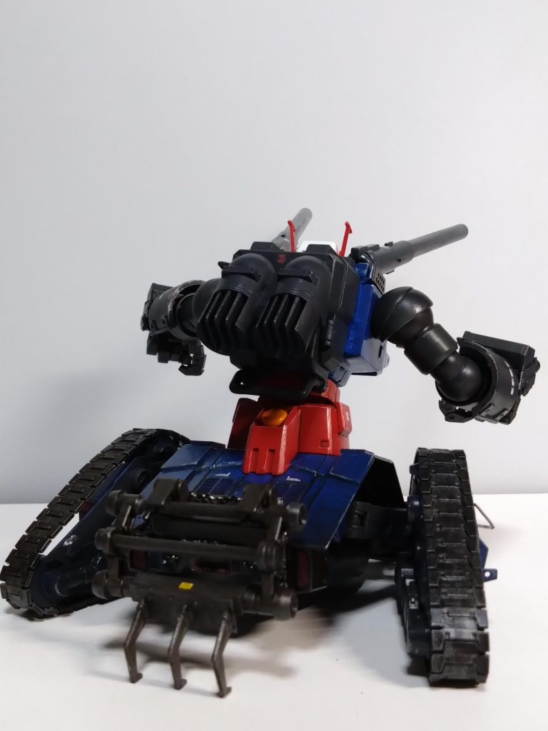 後側を開くこともできます。