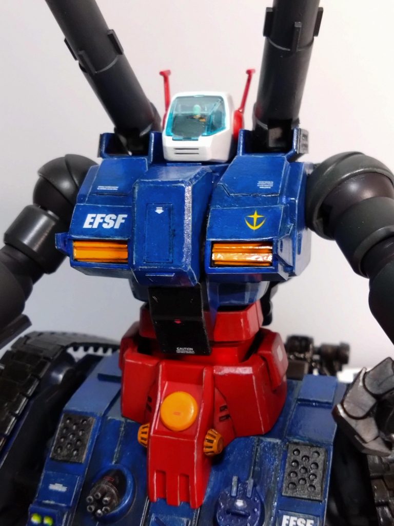 正面近くから。