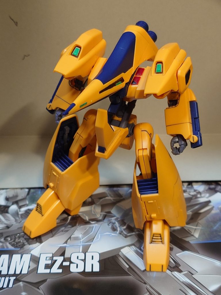 中間形態…コレもコレでいいね。パトレイバーに居そうな感じもする